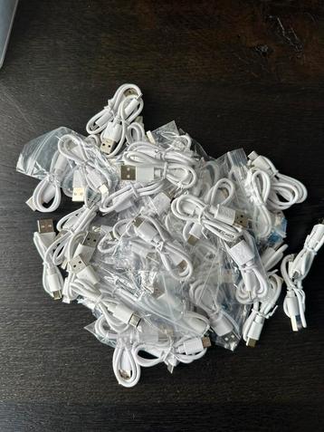 Partij usb C kabels  beschikbaar voor biedingen