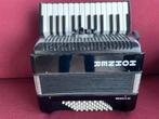 Mooie kleine Hohner Bravo accordeon . 48 bas ., Muziek en Instrumenten, Accordeons, 48-bas, Zo goed als nieuw, Hohner, Met riemen