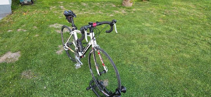 Vélo de route Cube CMPT Peloton, Vélos & Vélomoteurs, Vélos | Vélos de course, Comme neuf, Femmes, Autres marques, Aluminium, 53 à 57 cm