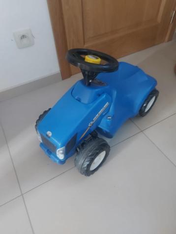 Looptractor New Holland beschikbaar voor biedingen