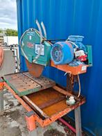 Steenzaagmachine TRIAX, Ophalen