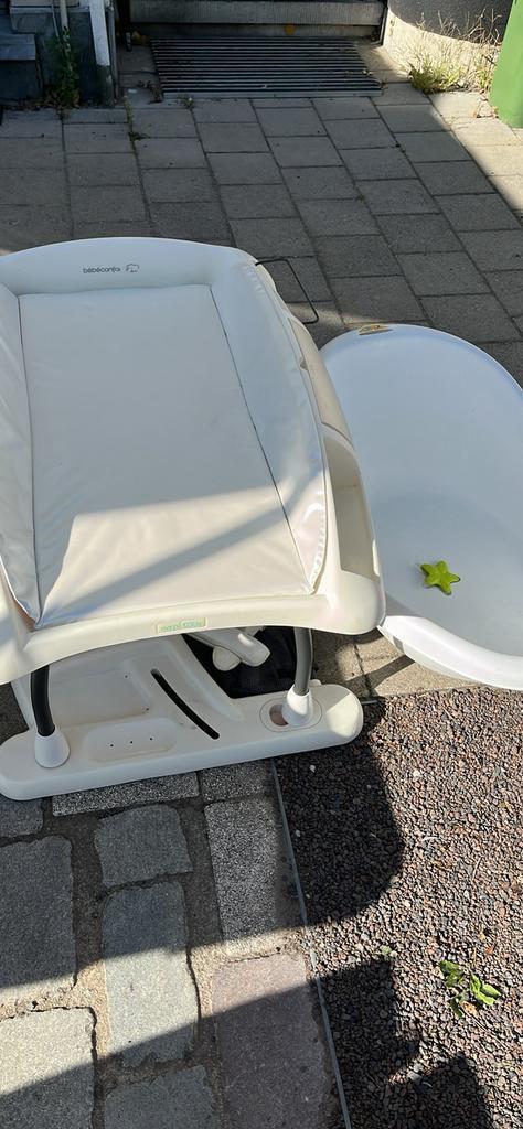 Babybad met verzorgingstafel - Bébéconfort, Kinderen en Baby's, Badjes en Verzorging, Zo goed als nieuw, Badje, Ophalen