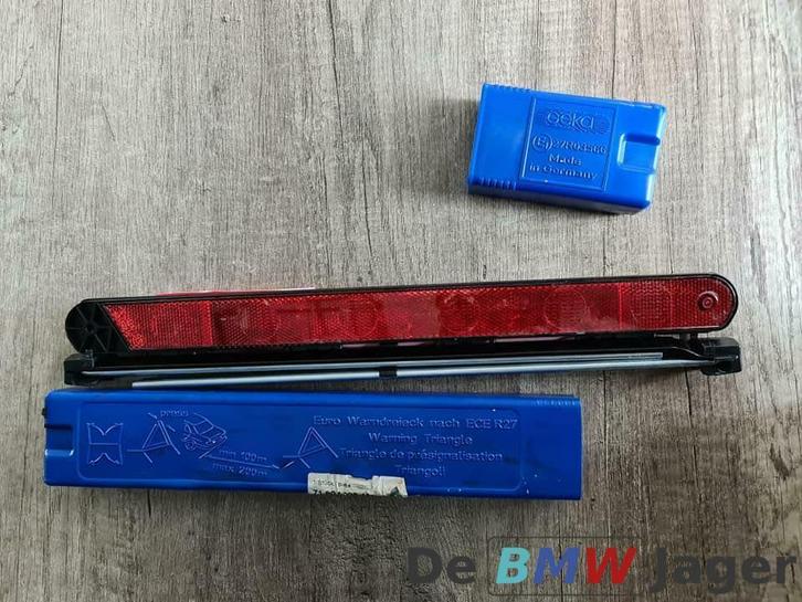 Gevarendriehoek BMW Z8 E52 E60 E61 E90 71601095457, Auto-onderdelen, Overige Auto-onderdelen, BMW, Gebruikt, Ophalen of Verzenden