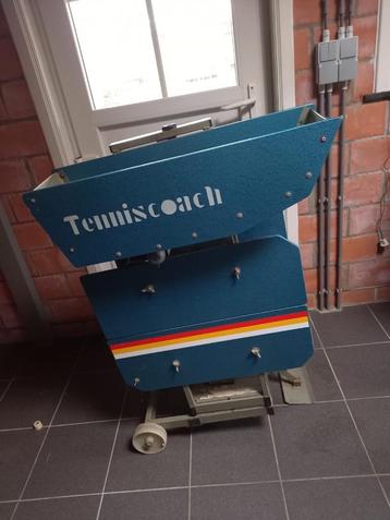 Tennis serveermachine beschikbaar voor biedingen