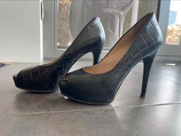 Guess Pumps - maat 37, Kleding | Dames, Schoenen, Ophalen, Pumps, Guess, Zwart