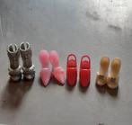 4 paires de chaussures pour poupée barbie lot 1, Utilisé, Enlèvement ou Envoi, Poupée