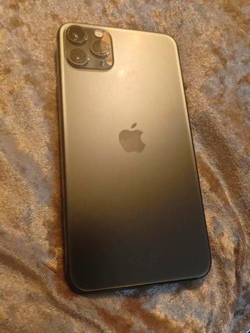 iPhone 11 pro max 64 gigas avec chargeur prix fixe  beschikbaar voor biedingen