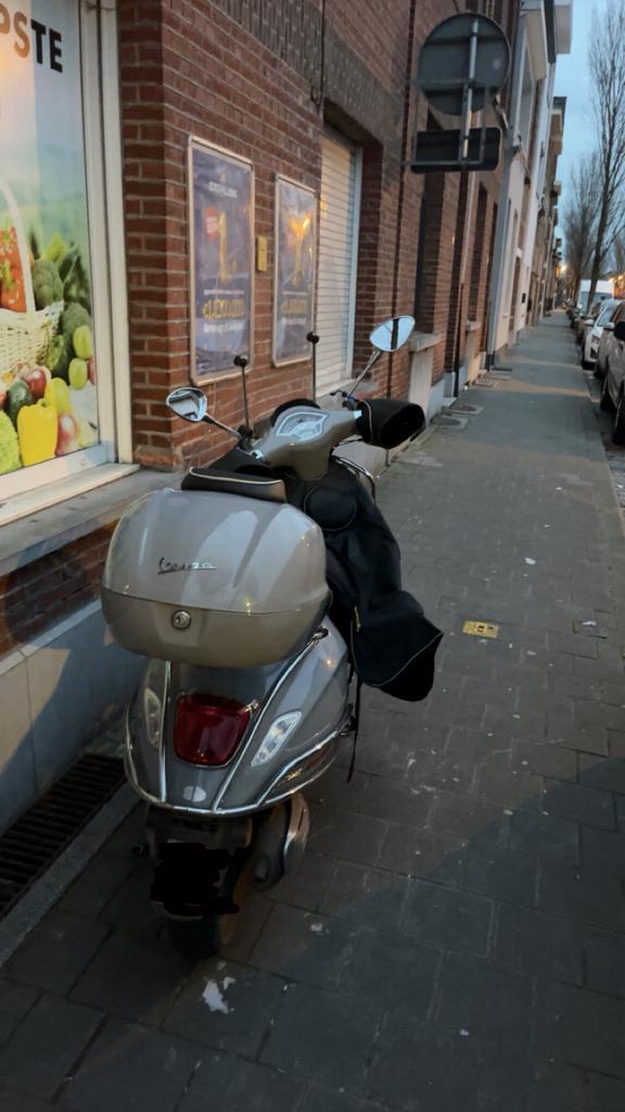 Vespa Sprint Nardo Grey – 2019 – A-klasse | Full Options, Fietsen en Brommers, Scooters | Piaggio, Zo goed als nieuw, Overige modellen