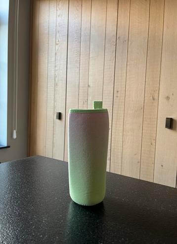 Bescherm- en isolatiehoes fles Waterdrop beschikbaar voor biedingen
