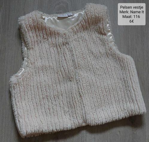 Pelsen vestje meisje: Name It maat 116 (NIEUWSTAAT), Kinderen en Baby's, Kinderkleding | Maat 116, Zo goed als nieuw, Meisje, Trui of Vest