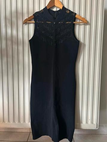 Kleedje guess beschikbaar voor biedingen