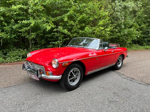 MGB 1974 / Overdrive, Auto's, Oldtimers, Particulier, MG, Benzine, Cabriolet, 2 deurs, Handgeschakeld, Rood, Zwart, Leder, Achterwielaandrijving