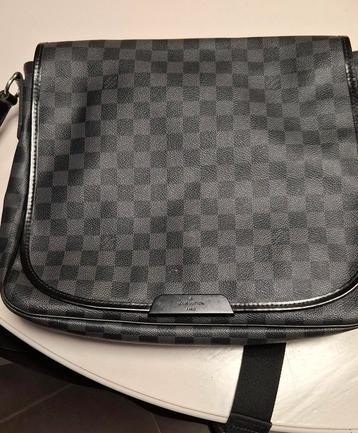 LV District MM in Damier Graphite beschikbaar voor biedingen