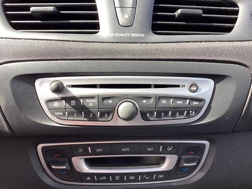 Radio d'un Renault Scenic, Autos : Pièces & Accessoires, Électronique & Câbles, Renault, Utilisé, 3 mois de garantie, Enlèvement ou Envoi