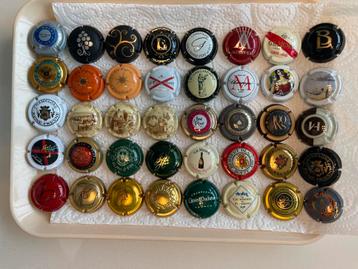 Lot van 40 champagnecapsules beschikbaar voor biedingen
