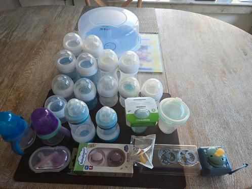 Groot pakket flesjes, sterilisator en fopspenen, Kinderen en Baby's, Babyvoeding en Toebehoren, Zo goed als nieuw, Sterilisator