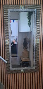 Mooie sierlijke spiegel., Huis en Inrichting, Ophalen