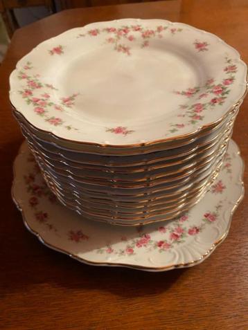 Vintage, 12 dessertborden en taartschotel beschikbaar voor biedingen