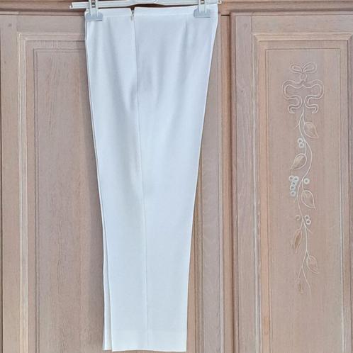 Nouveau pantalon d'été 7/8 Moschino avec 44 % italien -70%, Vêtements | Femmes, Culottes & Pantalons, Neuf, Blanc, Enlèvement ou Envoi