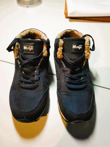 Donkerblauwe Wooly's sneakers maat 40. beschikbaar voor biedingen