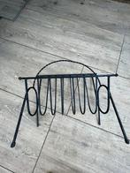 Porte journaux /porte plantes fer forgé, Comme neuf