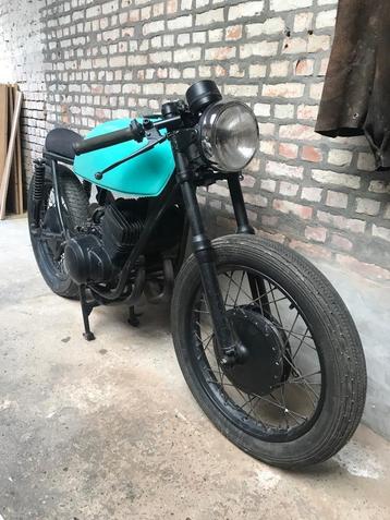 Suzuki t250 café racer project beschikbaar voor biedingen