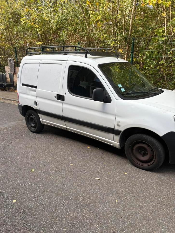 Peugeot partner 1.6hdi diesel 2011 avec 223.000km export, Auto's, Bestelwagens en Lichte vracht, Particulier, ABS, Airbags, Alarm