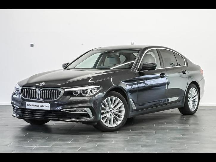 BMW Serie 5 530 Luxury line berline, Auto's, BMW, Bedrijf, 5 Reeks, Adaptive Cruise Control, Airbags, Airconditioning, Alarm, Bluetooth