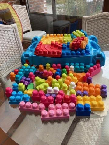 bouwtafel en megablocks, Enlèvement, Comme neuf, Megabloks