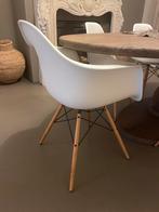 Eames stoelen, Huis en Inrichting, Ophalen, Zo goed als nieuw, Wit