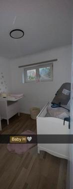 Chambre bebe ikea ( lit, matelas, commande, matelas a langer