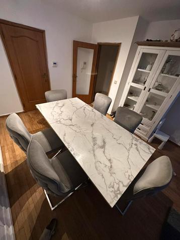 Eetkamer + salontafel marmer/inox – Elegant & modern beschikbaar voor biedingen