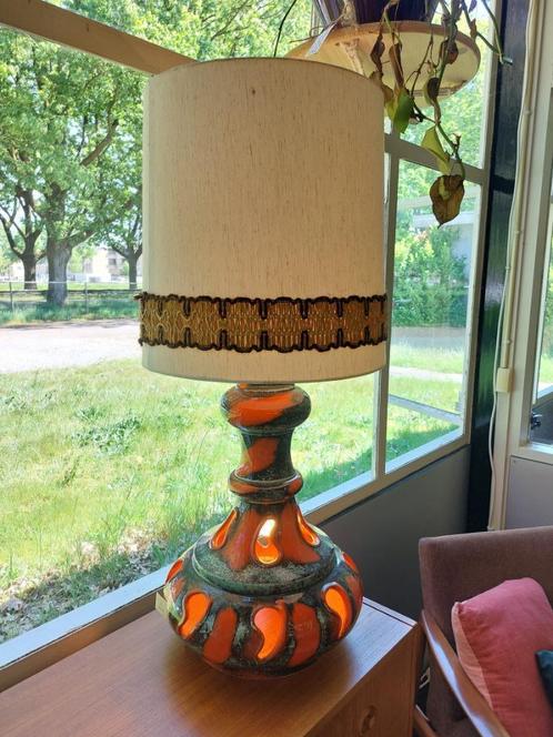 Grote vintage vloerlamp lava oranje 70s, Huis en Inrichting, Lampen | Vloerlampen, Gebruikt, Ophalen