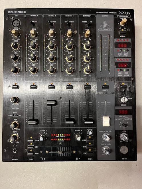 Behringer DJX750 mixer Defect!, Musique & Instruments, Tables de mixage, Utilisé, 5 à 10 canaux, Entrée micro, Enlèvement ou Envoi