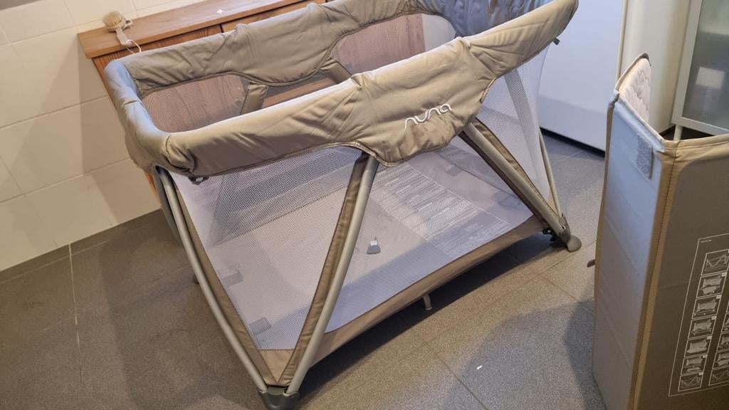 Nuna Sena reisbedje/box, Kinderen en Baby's, Babywiegjes en Ledikanten, Ophalen