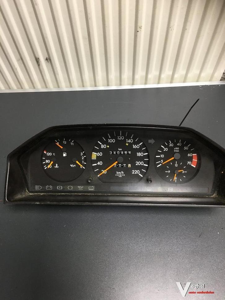 Mercedes W124 Benzine 1991     124 542 4768    Km Tellerklok, Auto-onderdelen, Dashboard en Schakelaars, Gebruikt, Ophalen of Verzenden