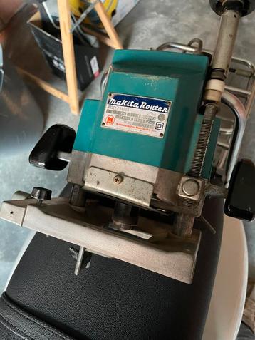 Makita Router en Bosch boverfrees beschikbaar voor biedingen