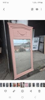 Spiegel in houten kader, Enlèvement