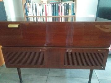 Radioélectrophone Philips Model F6 x 52 A beschikbaar voor biedingen