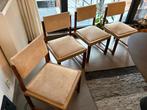 Vier houten stoelen met lederen bekleding, Bois, Comme neuf, Brun, Enlèvement