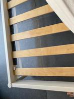 1 persoons IKEA bed frame met latten bodem, Huis en Inrichting, Slaapkamer | Bedden, Ophalen, 200 cm, 90 cm