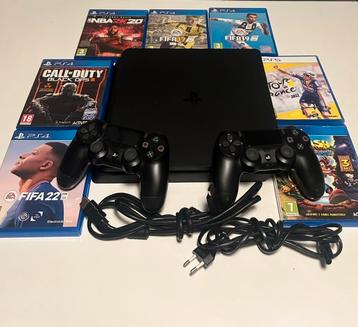 Verkoop PS4 Slim + controllers + 8 games + kabels beschikbaar voor biedingen