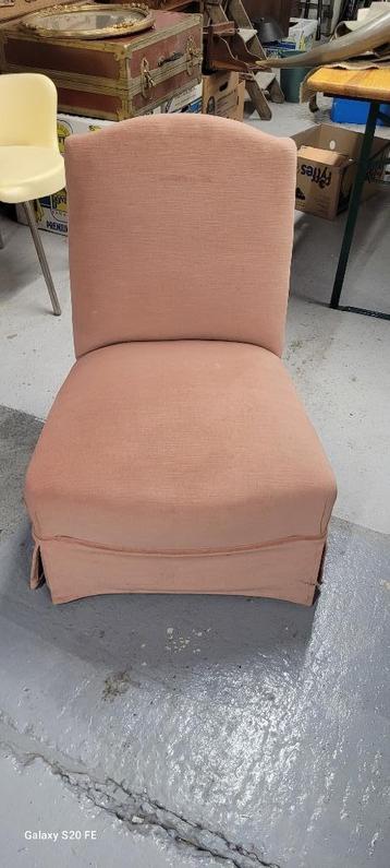 fauteuil ancien de type chauffeuse beschikbaar voor biedingen