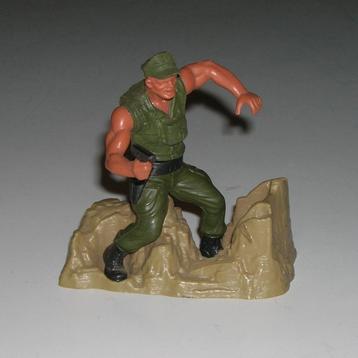 Soldaat ( Mattel )      beschikbaar voor biedingen