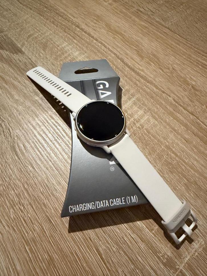 Garmin vivoactive 5, Handtassen en Accessoires, Smartwatches, Zo goed als nieuw, Android, Afstand, Calorieverbanding, Conditie