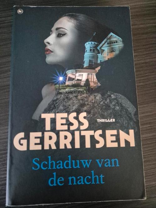 Tess Gerritsen - Schaduw van de nacht, Boeken, Thrillers, Gelezen, Ophalen of Verzenden