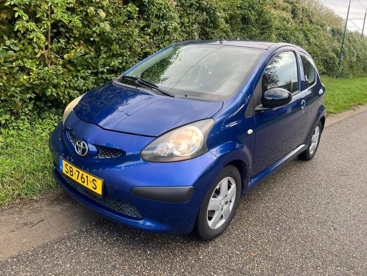 Toyota Aygo blauw bj 2007 106.000 km Airco, Auto's, Toyota, Particulier, Aygo, ABS, Airbags, Airconditioning, Centrale vergrendeling