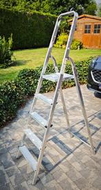 Aluminium vouwladder met 5 treden, Doe-het-zelf en Bouw, Ladders en Trappen, Ophalen, Gebruikt, Ladder, Minder dan 2 meter