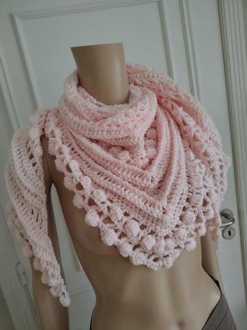 gehaakte omslagdoek sjaal   beschikbaar voor biedingen