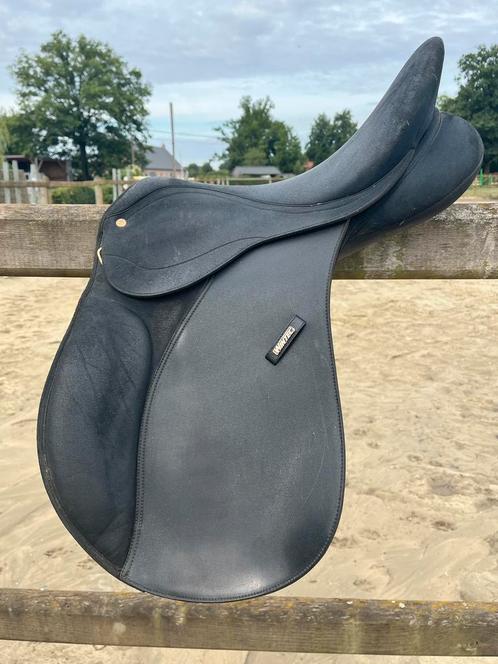 Zadel Wintec 2000 17”, Dieren en Toebehoren, Paarden en Pony's | Zadels, Zo goed als nieuw, Ophalen